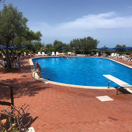 Calarossa Szálloda *